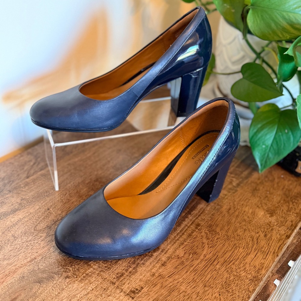 Clarks Collection Pump Size 6.5 Navy Blue Professional Block Heel Classic Dressy